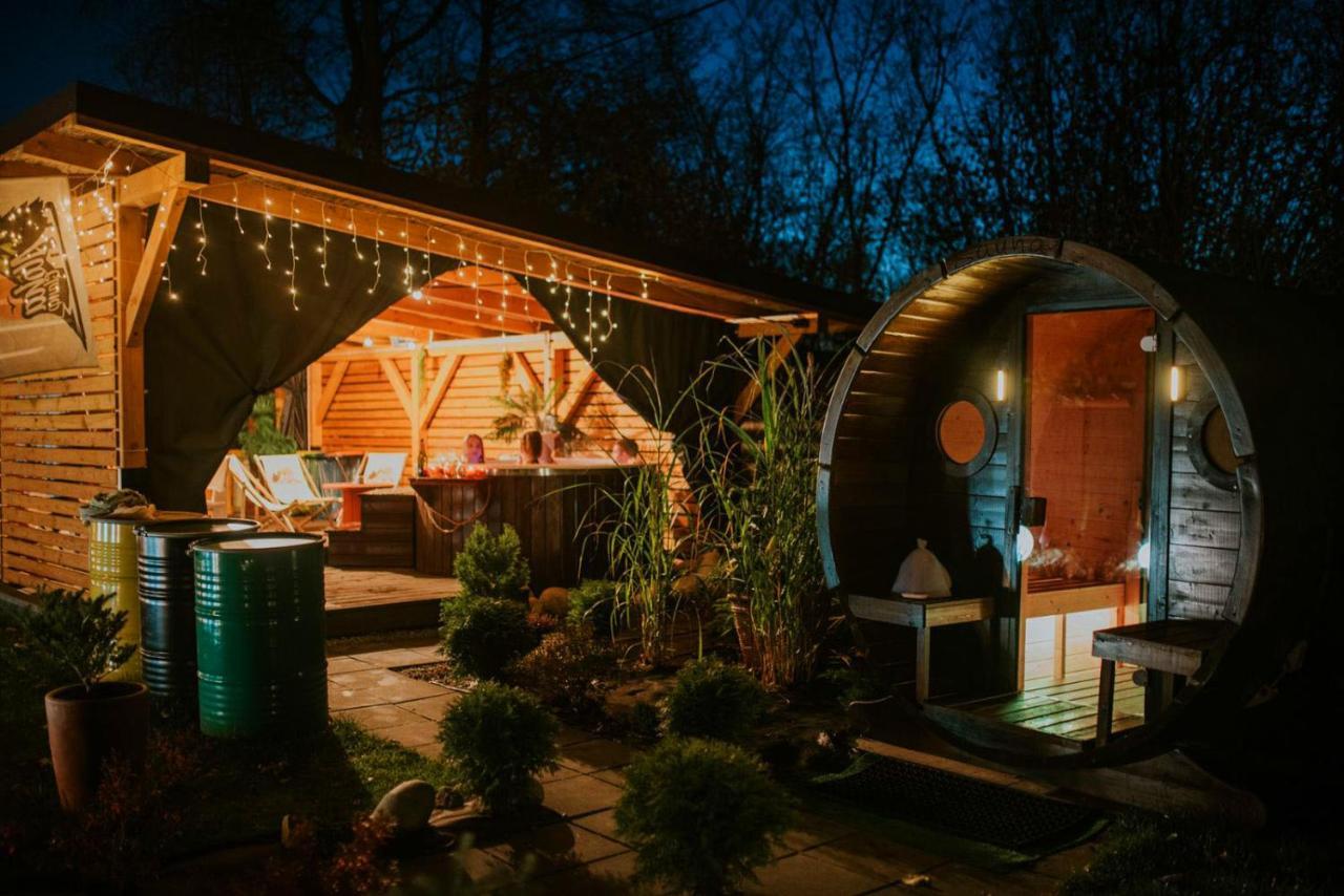 Aloha Glamp - Okragle Domki Przy Rzece - Balia I Sauna - Energylandia Zagornik Экстерьер фото