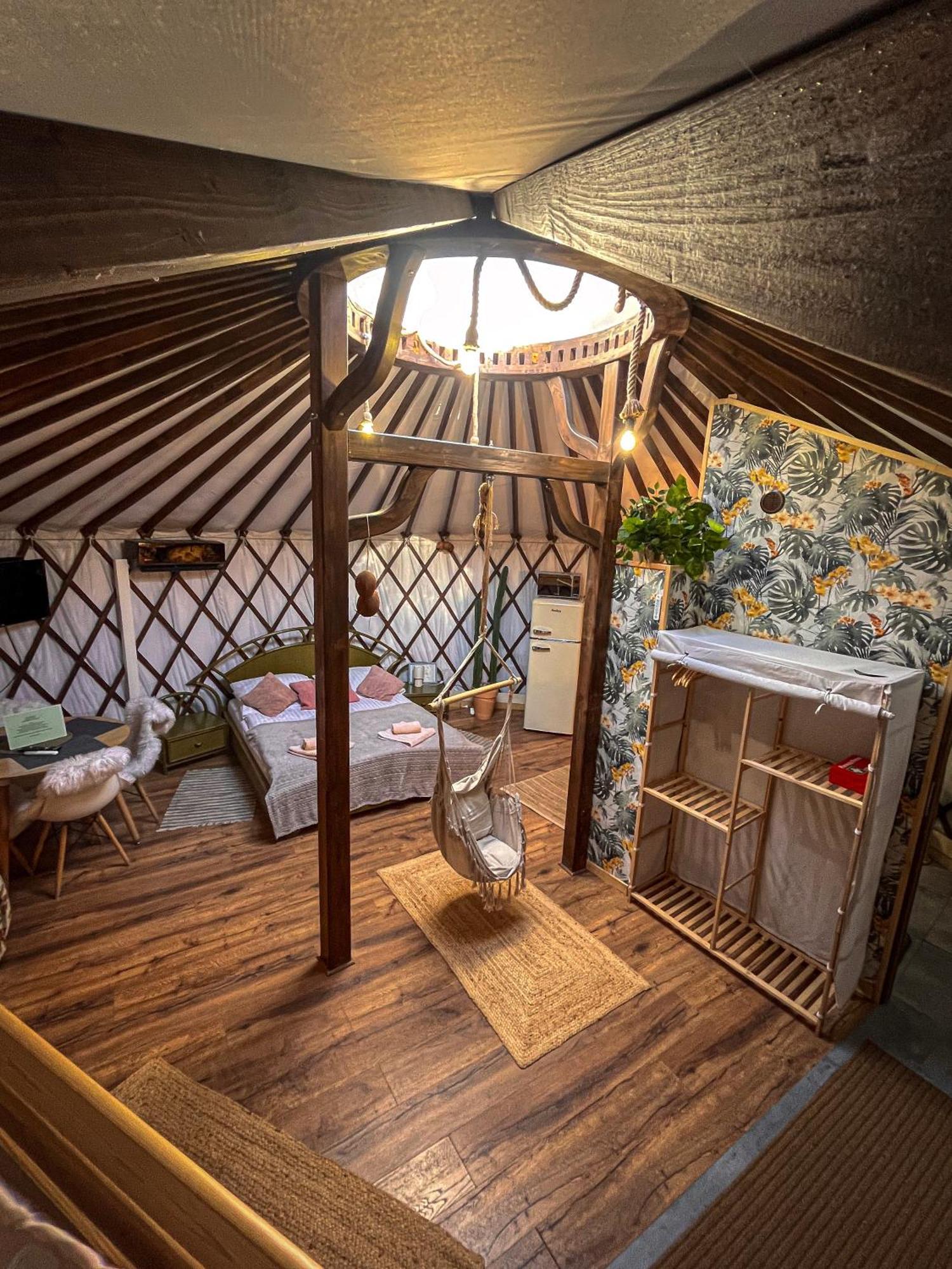 Aloha Glamp - Okragle Domki Przy Rzece - Balia I Sauna - Energylandia Zagornik Номер фото